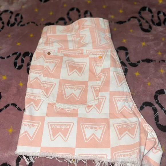 Wrangler Vintage Peach Shorts NWT - Picture 7 of 11